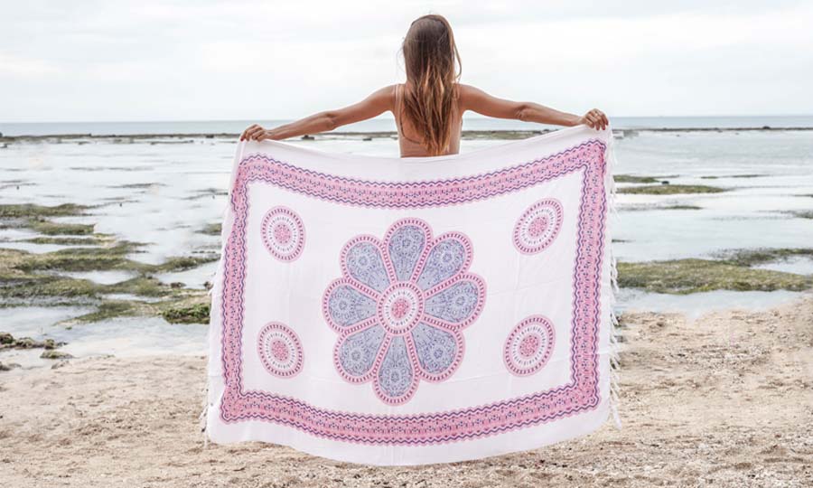 Strandsaronger i stora modeller från Thailand Strandsaronger i stora modeller från Thailand